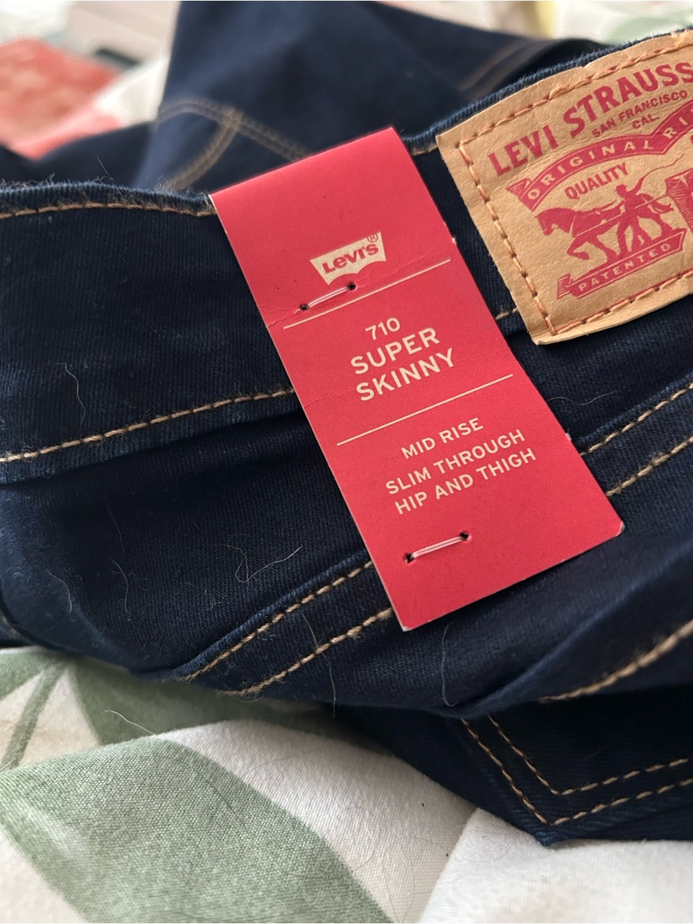 NWT LEVI’S Women's 710 Super Skinny Jeans - Navy, Classic Fit and Styling - Picture 13 of 15